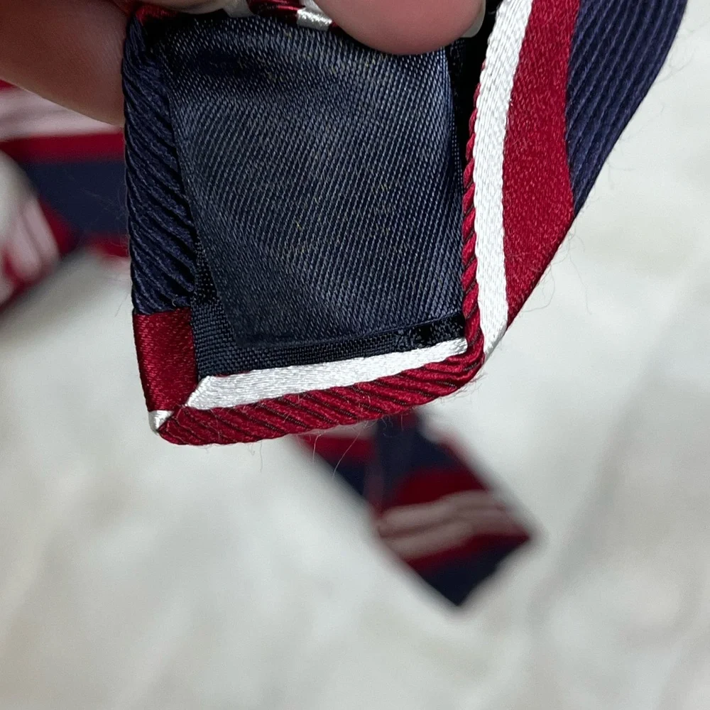 Brooks Brothers Blue Red Striped 100% Silk Work Office Preppy Mens Tie Classic